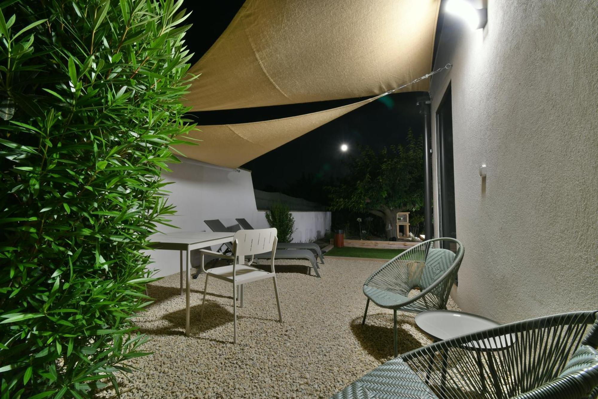 Une Nuit En Luberon Puyvert Екстер'єр фото